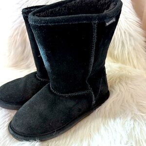 EUC Bearpaw Youth‎ Black Suede Boots Size 4